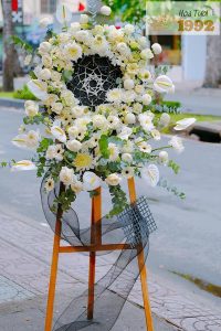 Mua vòng hoa, lẵng hoa chia buồn ở Long Khánh